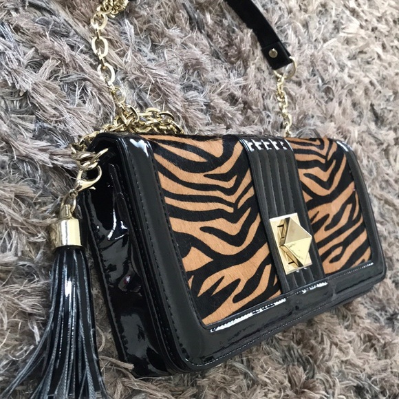 Animal print clutch/shoulder strap included - Picture 3 of 8